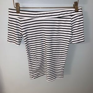 Windsor off the shoulder tight-fit shirt